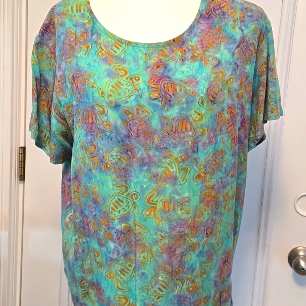Go Fish Clothing Co Batik Artisan Top L Womens Green Artsy Turtles